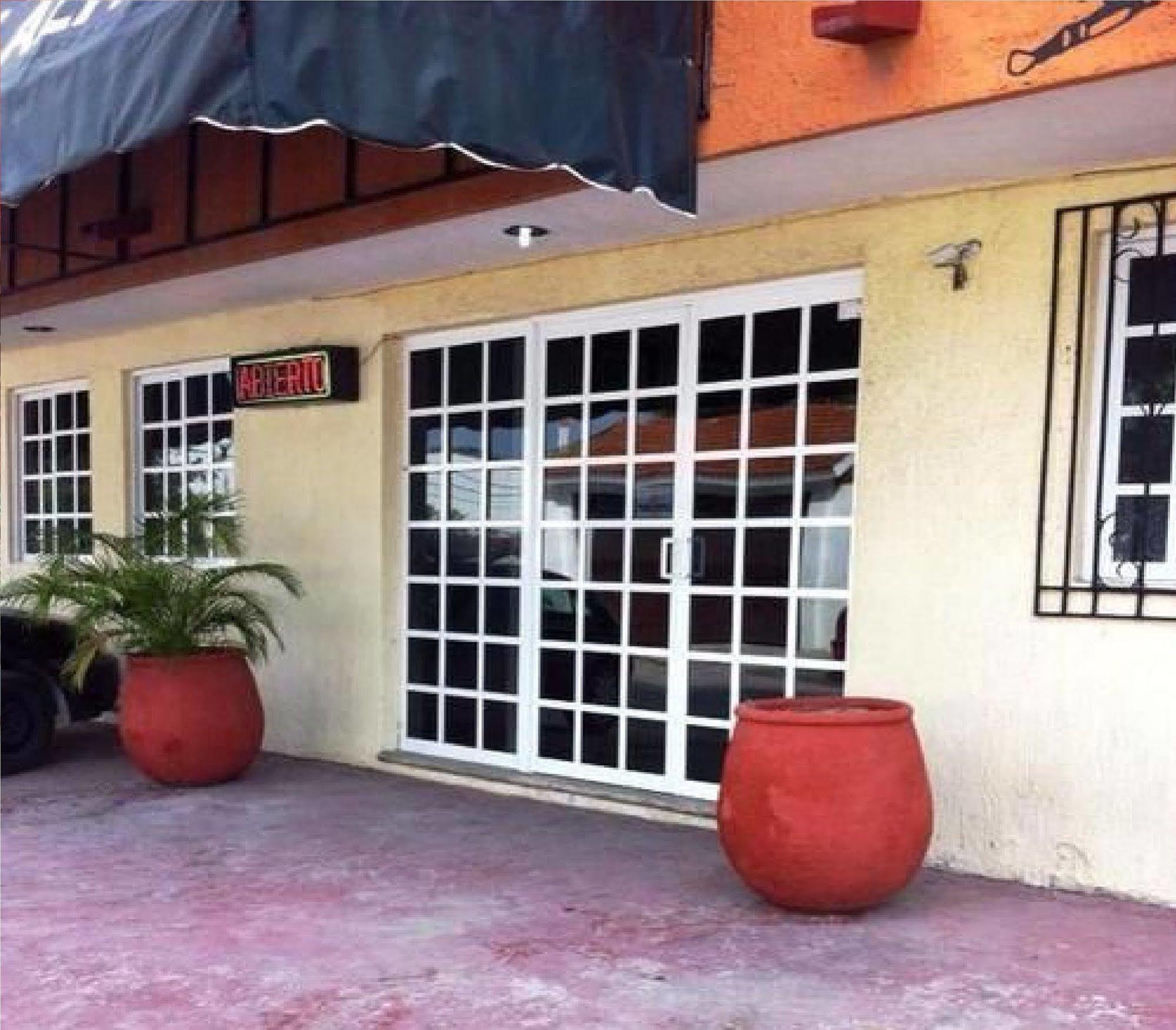 Hotel Ticuch Melida Plaza Канкун Экстерьер фото